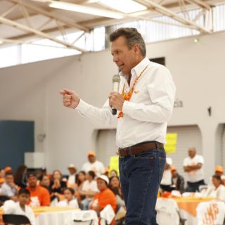 Pablo Lemus llama mentirosos a los de Morena y asegura que continuará los programas sociales