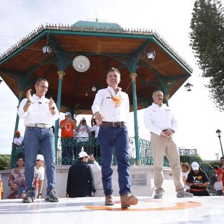 Pablo Lemus apuesta por antenas de telefonía y mejor conectividad en su gira por la Zona Norte