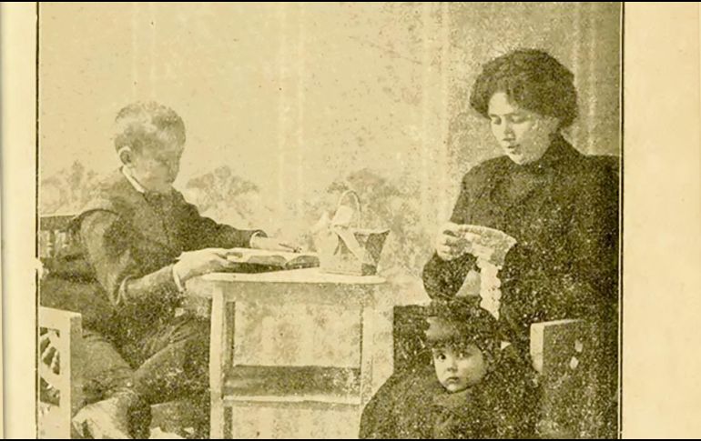 Portada de la primera revista de mujeres, de la propietaria y editora Milica Tomic. CORTESÍA