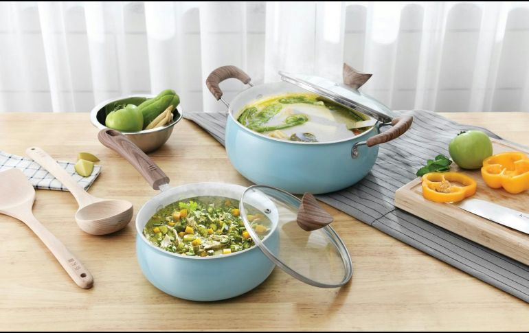 Lavar el pollo antes de cocinarlo, es una práctica que está bastante normalizada y que mucha gente realiza. UNSPLASH /  Cooker King