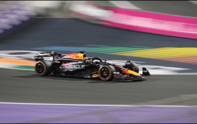 Max Verstappen saldrá desde la primera fila en Arabia Saudita. EFE / A. Haider