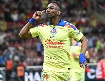 Los aficionados de Chivas que en encontraban en la sección de la porra le dirigieron gestos obscenos e imitaron sonidos de mono. IMAGO7
