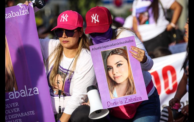 Durante la protesta, niñas, jóvenes y mujeres adultas se manifestaron con consignas como ““¡señor, señora, no sea indiferente, se mata a las mujeres delante de la gente!”. EL INFORMADOR/ H. Figueroa.