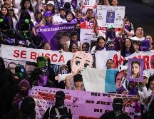 Durante la protesta, niñas, jóvenes y mujeres adultas se manifestaron con consignas como ““¡señor, señora, no sea indiferente, se mata a las mujeres delante de la gente!”. EL INFORMADOR/ H. Figueroa.