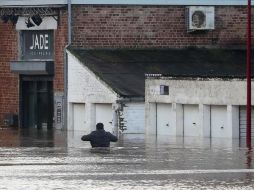 La primera víctima mortal reportada por el mal tiempo fue la de un pescador de 80 años. EFE / ARCHIVO