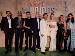 El elenco hizo brillar la alfombra jade en la Ciudad de México. ESPECIAL/NETFLIX.