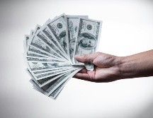 El peso mexicano se cotiza en los mercados internacionales alrededor de los 16.82 pesos por dólar. ESPECIAL/ Foto de 金 运 en Unsplash