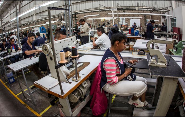 Las reformas duplicarían el aguinaldo, extenderían la licencia de paternidad y reducirían a 40 horas semanales la jornada laboral. EL INFORMADOR / ARCHIVO