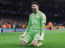 David Raya atajó un par de penales en la tanda de eliminación. AFP/A. Dennis