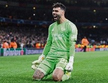 David Raya atajó un par de penales en la tanda de eliminación. AFP/A. Dennis