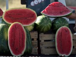 El consumo de esta fruta, aunque sea en jugo, te ayudará a prevenir y aminorar malestares. EL INFORMADOR / ARCHIVO