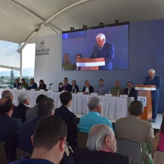 Toma protesta el secretario Villalobos al Consejo Directivo del CRT