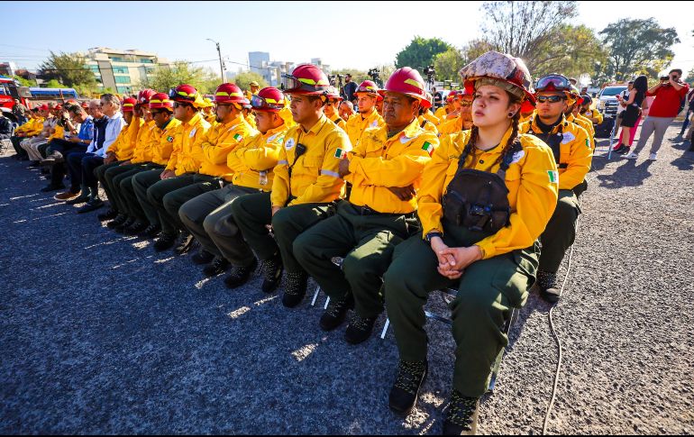 En representación de bomberas y bomberos forestales, Jocelyn Sugey Villeda dijo que forman “un gran equipo de trabajo que año con año previene los incendios forestales