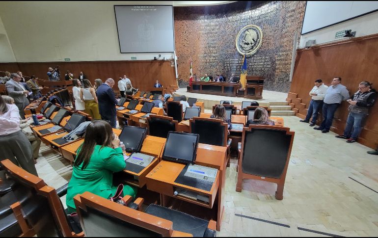 Se garantiza destinar recursos del 5 por ciento del total del Presupuesto de Egresos del Estado a la Universidad de Guadalajara y el .3 por ciento para infraestructura universitaria. ESPECIAL