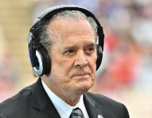 Raúl Orvañanos cometió un error al anunciar que las Chivas habían clasificado a la siguiente fase del torneo. / Imago7