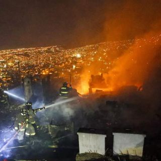 Dos fallecidos y al menos 20 casas afectadas por incendios en Valparaíso