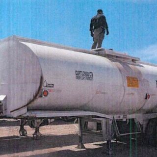 Encuentran almacén huachicolero con 214 mil litros de combustible en El Salto