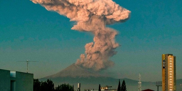 Alertan por aumento de enfermedades respiratorias en Puebla por ceniza volc&aacute;nica