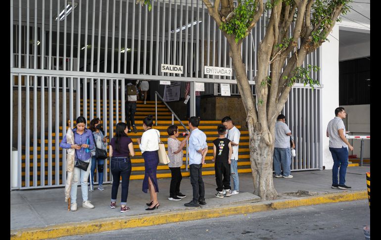El delegado del INE Jalisco, Luis Zamora Cobian atribuye a la migración y al descuido de los ciudadanos la cifra de credenciales sin recoger en los módulos. EL INFORMADOR/ H. Figueroa.