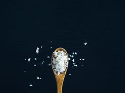 En México, algunas personas llegan a consumir hasta 11 gramos de sal al día; es decir, más del doble de la recomendación de cinco gramos. UNSPLASH / J. Tuinstra