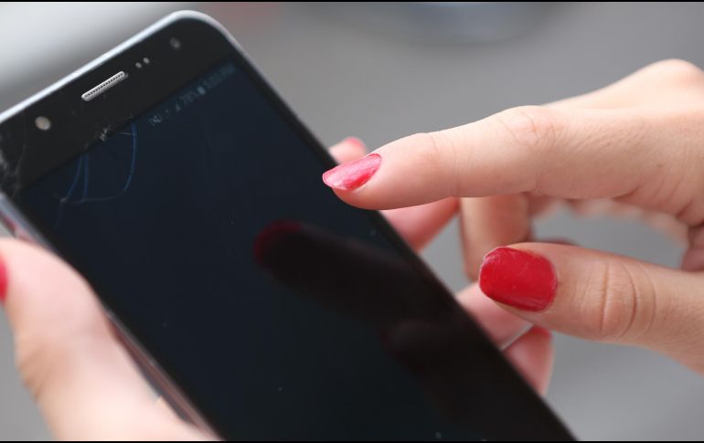 Entre las principales queja están que no tienen señal, y no pueden realizar llamadas ni utilizar sus datos. EL INFORMADOR / ARCHIVO