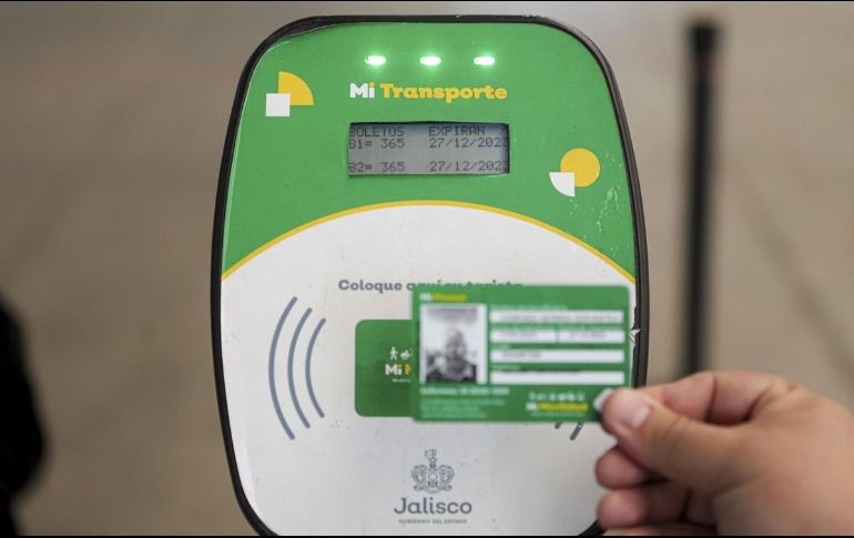 A través de este programa, se otorgan tarjetas precargadas con viajes gratuitos a distintos grupos de beneficiarios. EL INFORMADOR/ARCHIVO