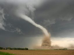 Se observa una celda en rotación con probabilidad de formar un tornado en el municipio de Juárez, Coahuila, con movimiento hacia el sureste: CNPC. Unsplash