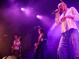 Tim Booth, el vocalista de la agrupación entregó una excepcional velada al público tapatío. EL INFORMADOR/ H. Figueroa