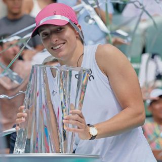 Swiatek arrasa con Sakkari