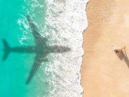 Millones de viajeros aguardan con emoción para iniciar los preparativos de su próximo destino, ansiosos por vivir nuevas experiencias y crear recuerdos inolvidables. Istock getty images