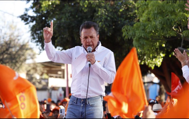 Lemus aseguró su compromiso de respaldar la pavimentación de calles de tierra, una medida que no solo aumentaría la seguridad vial, sino que también promovería el bienestar de los residentes. CORTESÍA