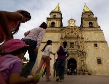 La peregrinación a Talpa es una ocasión para la espiritualidad y tiene su momento de auge durante el mes previo a la Semana Santa donde los distintos grupos de fieles comienzan allegar. EL INFORMADOR / ARCHIVO