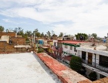 Algunas personas, en la temporada de lluvias, se apresuran a buscar la opción para impermeabilizar, sin darse cuenta de que esa actividad debió hacerse antes. EL INFORMADOR / ARCHIVO