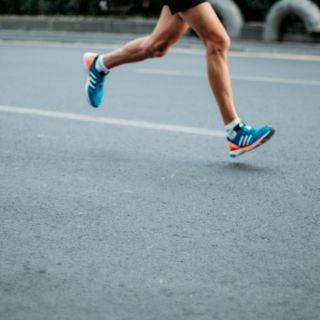 Esta es la mejor hora para salir a correr y bajar de peso