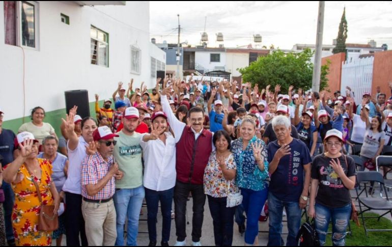 Con un gobierno austero y buenas políticas públicas, Carlos Lomelí dijo a vecinos de la colonia Tetlán Río Verde que habrá estabilidad económica y social. ESPECIAL