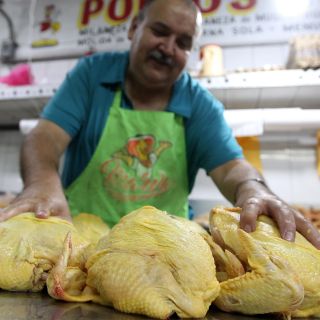¿Por qué no deberías lavar el pollo antes de cocinarlo?