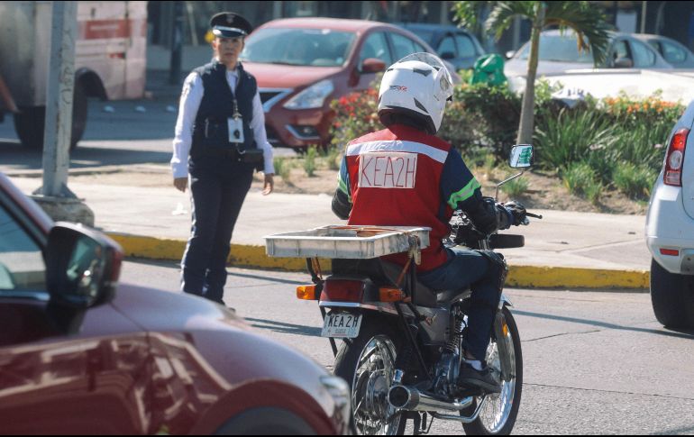 Parra Sandoval dijo que el CEPAJ intensificará campañas para promover el uso de cascos certificados de seguridad, conducir dentro de los límites de velocidad y con medidas de seguridad. EL INFORMADOR / ARCHIVO