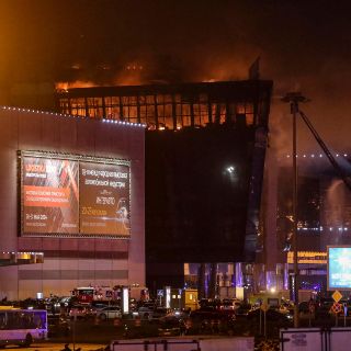 Sube a 60 la cifra de muertos tras tiroteo en salón de conciertos cerca a Moscú