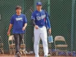 Ippei Mizuhara (izquierda) ya está bajo la mira de MLB por apuestas y el supuesto robo hecho a Shohei Ohtani (derecha). AFP/C. Petersen