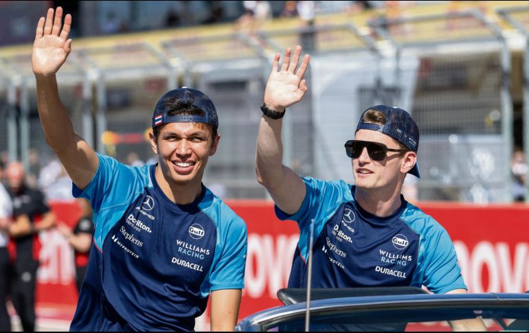 Williams decidió que Alex Albon (izq.) tiene mejores oportunidades de sumar puntos que Logan Sargeant. AFP/J. Watson