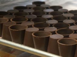 Uno de los alimentos que te puede ayudar a combatir el estrés es el delicioso chocolate; conoce los demás en esta nota. SUN / ARCHIVO