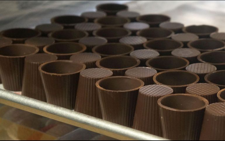 Uno de los alimentos que te puede ayudar a combatir el estrés es el delicioso chocolate; conoce los demás en esta nota. SUN / ARCHIVO