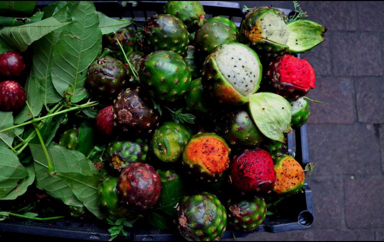 Las pitayas son frutos pequeños, ovoides, cubiertos de espinas, que nacen en cactus. EL INFORMADOR / ARCHIVO