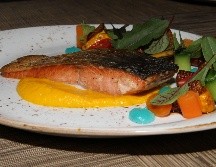 Consumir pescados como el salmón, trucha de lago, atún y arenque; aportan grasa de Omega-3 muy saludables que beneficia al propio corazón de alguna enfermedad cardiovascular. EL INFORMADOR / ARCHIVO