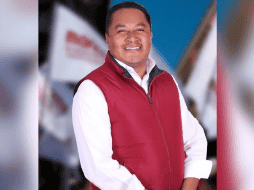 De acuerdo con testigos, dos sujetos a bordo de una motocicleta atacaron a tiros al político quien murió en el lugar. FACEBOOK