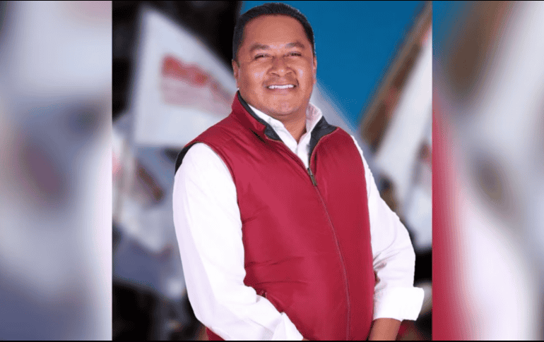 De acuerdo con testigos, dos sujetos a bordo de una motocicleta atacaron a tiros al político quien murió en el lugar. FACEBOOK