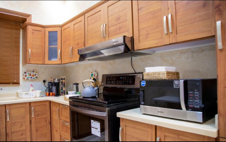 Dejar aparatos conectados durante ausencias largas puede resultar contraproducente. ESPECIAL/ Foto de Mahrous Houses en Unsplash