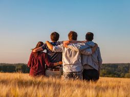 Las amistades son fundamentales en las relaciones del ser humano. ESPECIAL/ Foto de Dim Hou en Unsplash