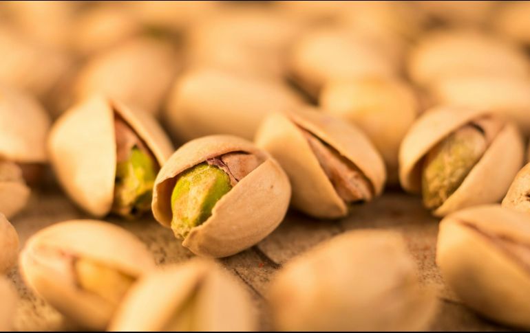 El pistacho tiene múltiples beneficios. ESPECIAL/ Foto de Theo Crazzolara en Unsplash