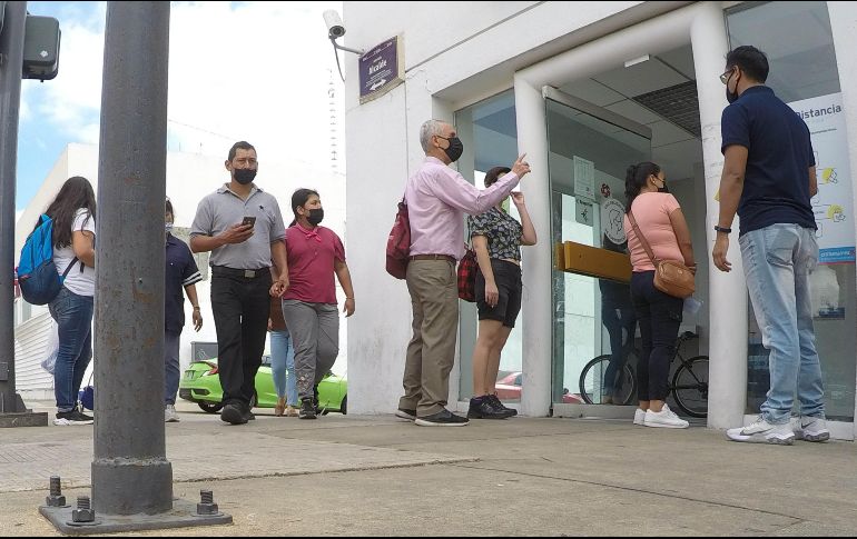 Se recomienda a la población consultar este calendario con anticipación y tomar precauciones si necesitan realizar algún trámite en una sucursal bancaria. EL INFORMADOR / ARCHIVO